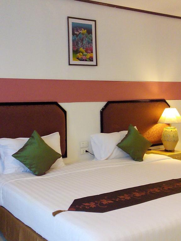 Pro Andaman Place Karon Bilik gambar
